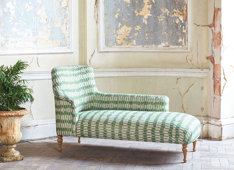 Anglesey RHF Chaise in V&A Collection Ikat Basil